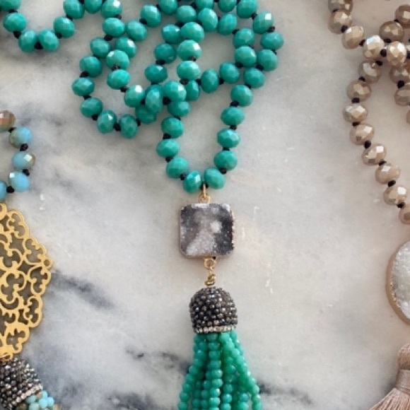 🌸Lovely🌸🍃teal🍃 blue🍃 long, chic necklace💐🌟✨ - Picture 4 of 8